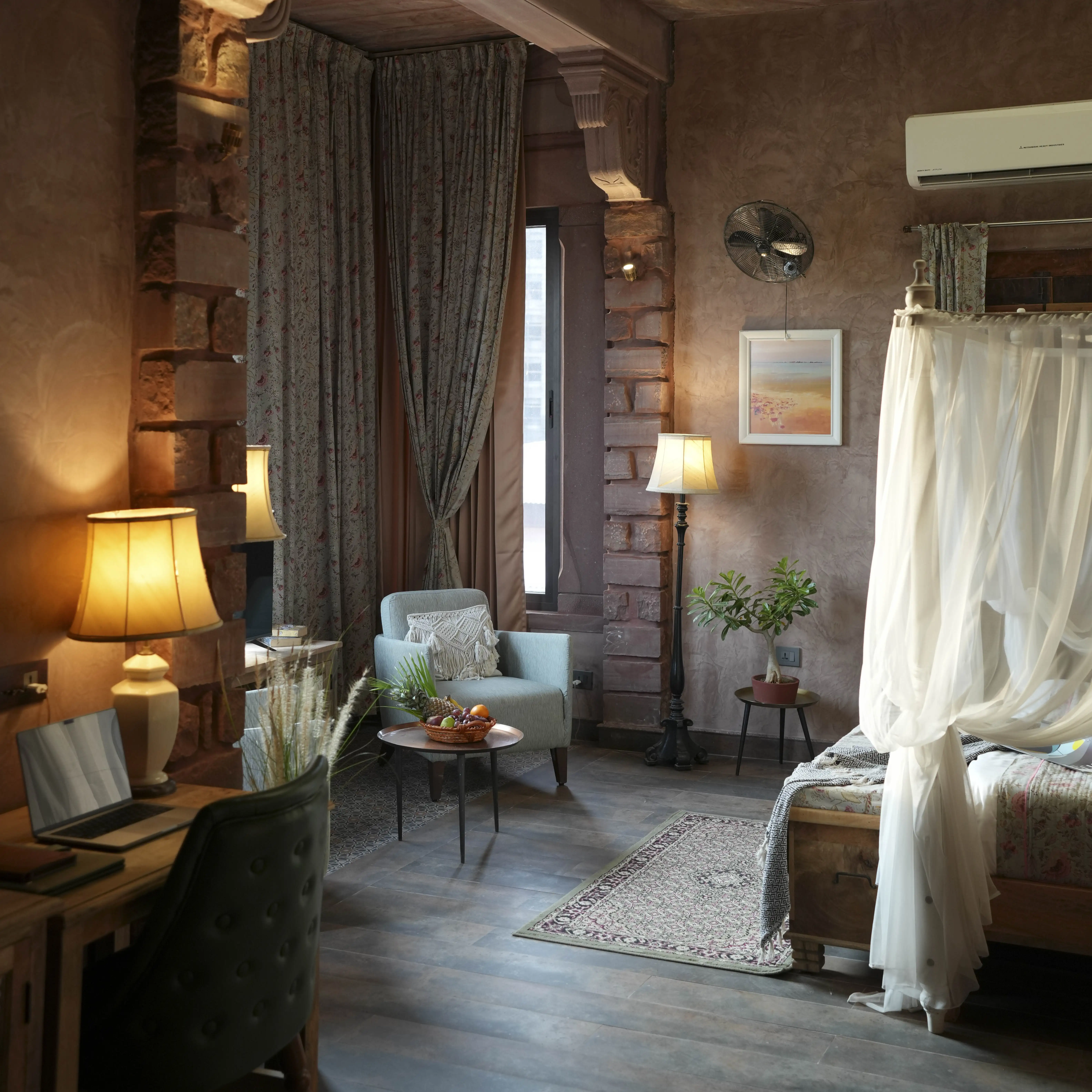 Luxury Suite with Sky View Thumbnail