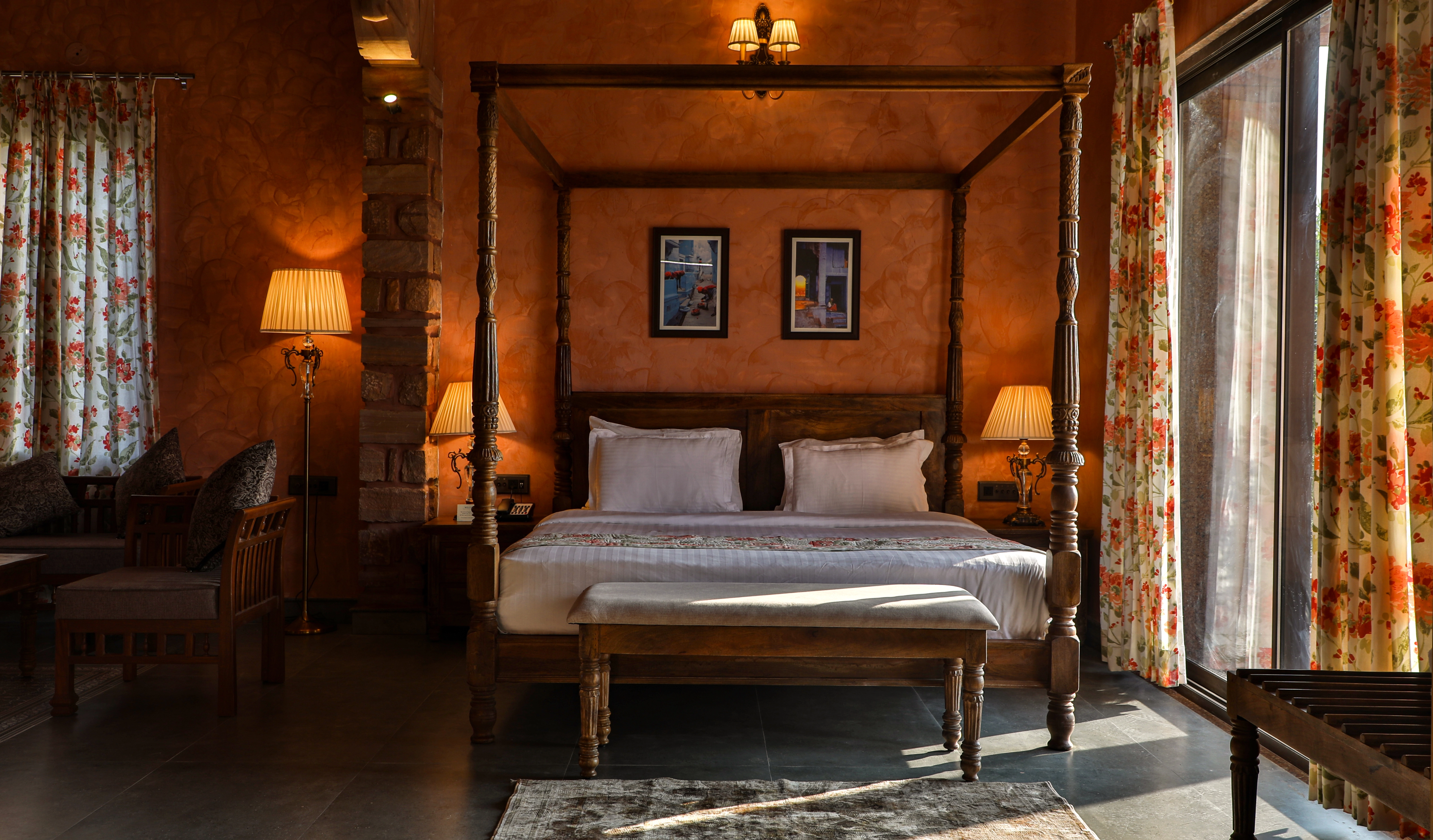 Luxury Suite with Jacuzzi Thumbnail